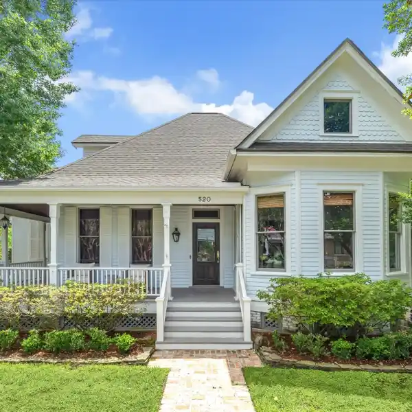 CHARMING HISTORIC HOME WITH MODERN COMFORTS