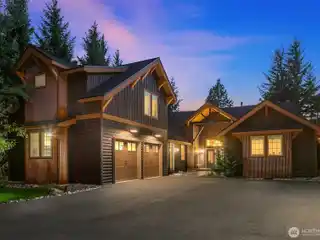 Craftsman-Style Home with Golf Course Views