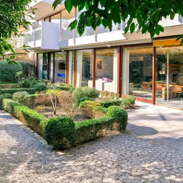 URBAN LIVING WITH ELEGANCE AND SERENITY