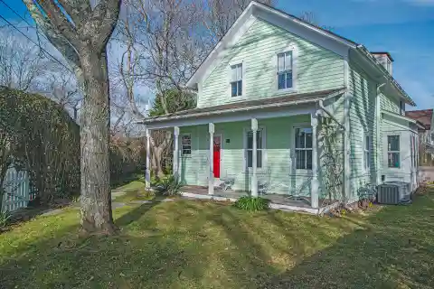 Impeccably Maintained Cottage for Rent