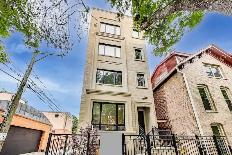 New Luxury Penthouse in East Lincoln Park