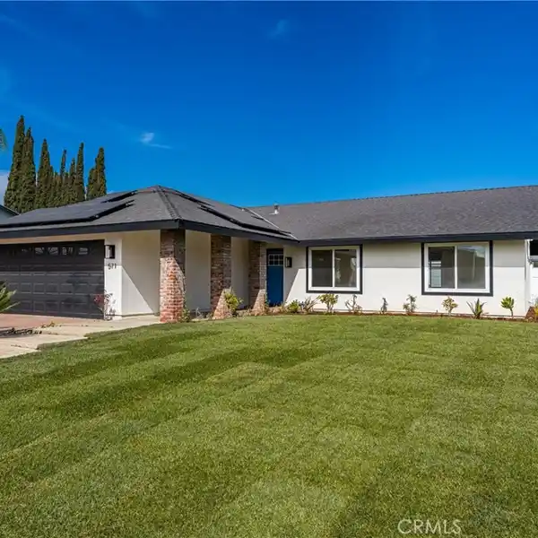 CHARMING SINGLE-LEVEL HOME
