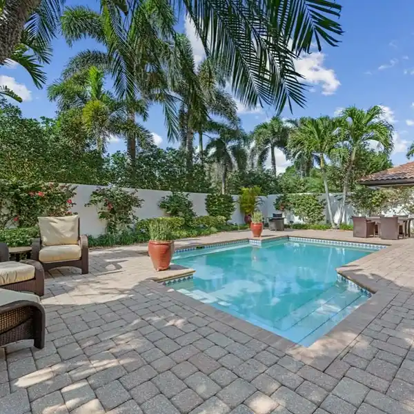 PRIVATE WALLED OASIS IN LAS BRISAS