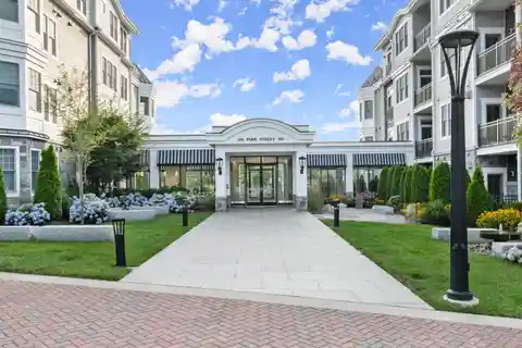 Sophisticated Single-Level Living at the Vue New Canaan