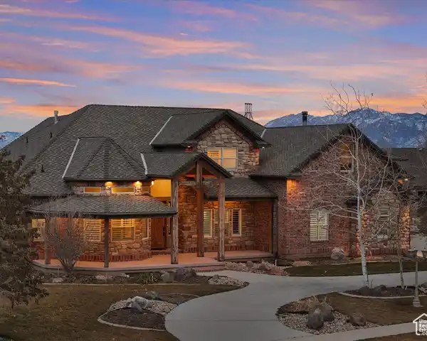 EXCEPTIONAL BLUFFDALE HORSE PROPERTY