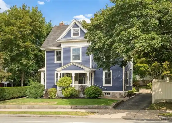 STUNNING VICTORIAN WITH SECRET GARDEN RETREAT