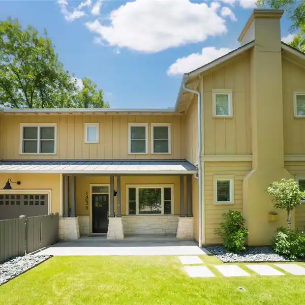 URBAN EASE MEETS COTTAGE CHARM