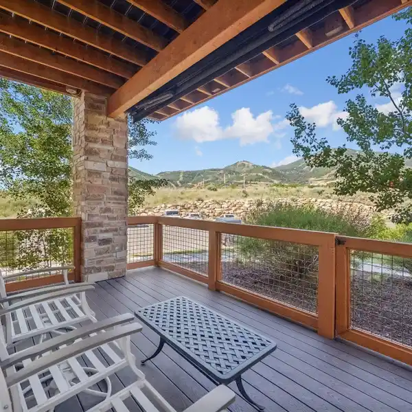 LUXURIOUS LIVING AT VILLAGE ON THE SHORES