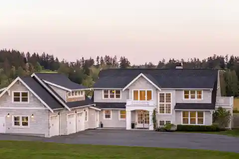 Sophisticated Hamptons-Style Home
