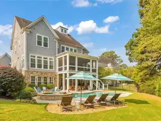 Breathtaking Residence in an Exclusive Five-home Community