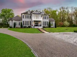 Magnificent Estate with Insulated Outbuilding