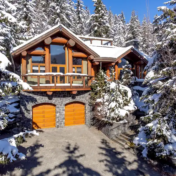 PANORAMIC MOUNTAIN VIEWS