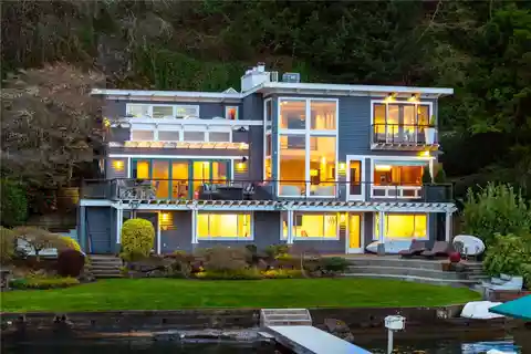 Refined Waterfront Retreat