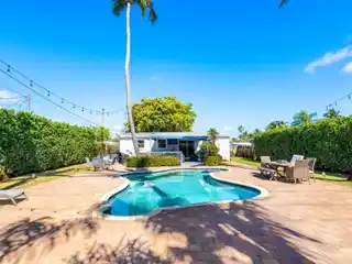 Lovely Home with Pool in Lantana Cove