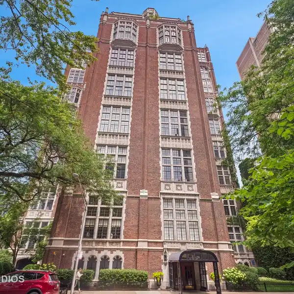 FABULOUS SOUTH-FACING HOME WITH ABUNDANT NATURAL LIGHT