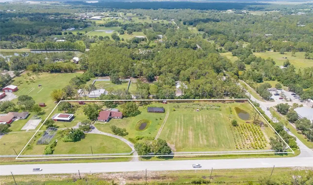 5-acre Property in Sarasota