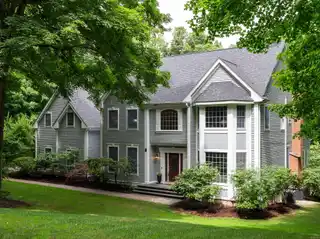 Pristine Gem in South Glastonbury