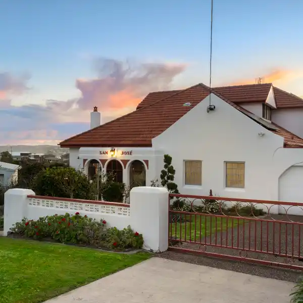 ART DECO MASTERPIECE WITH PANORAMIC OCEAN VIEWS