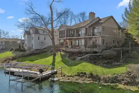 Stunning Custom-built Lakefront Property
