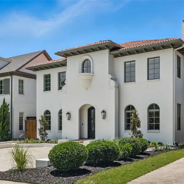 RUSTIC CHARM MEETS MODERN LUXURY LIVING