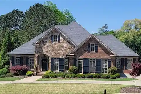 Four-sided Brick Ranch in Sought-after Canonero
