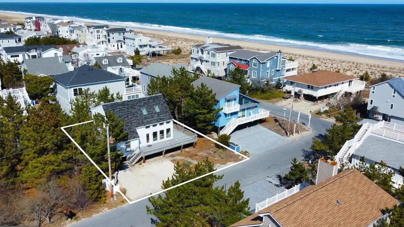 Delightful Cottage Steps to the Ocean