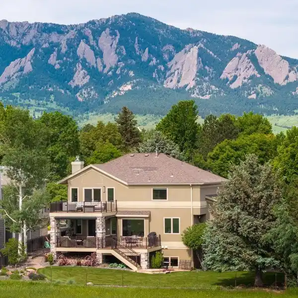 EXQUISITELY UPDATED RESIDENCE IN COVETED COUNTRY MEADOWS