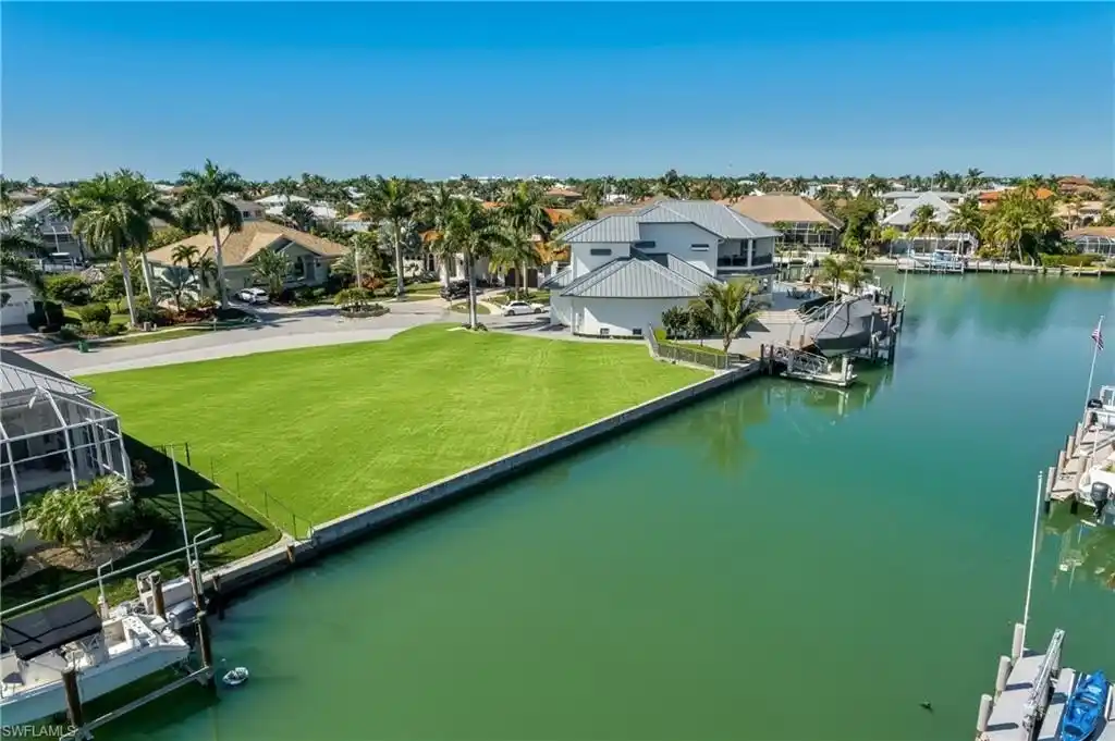 Spectacular Direct Access Waterfront Homesite