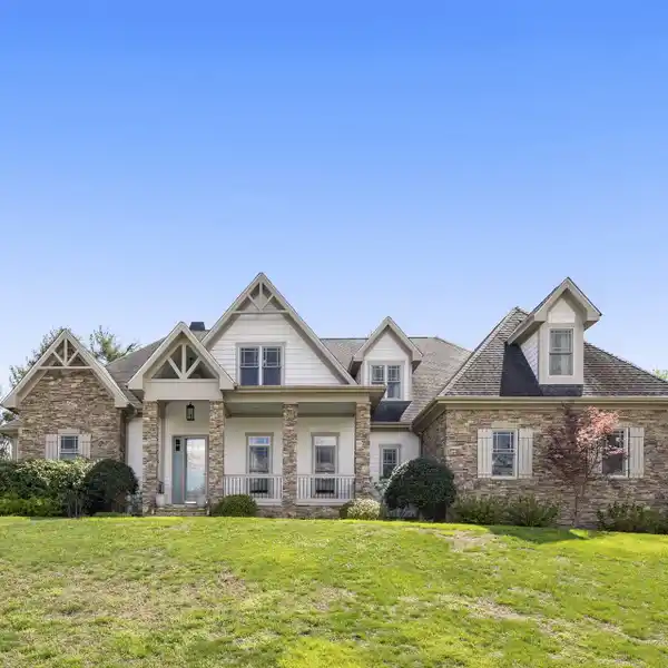 TASTEFULLY UPDATED HOME IN KING HEIGHTS