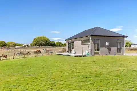 Dual Living Lifestyle Retreat in Karaka