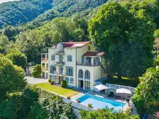 Spacious Villa with Pool and Guest House