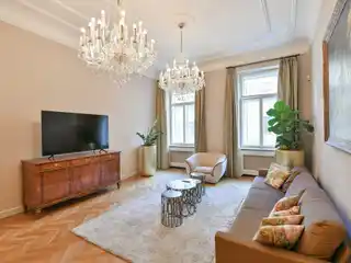 Elegant Classic Apartment