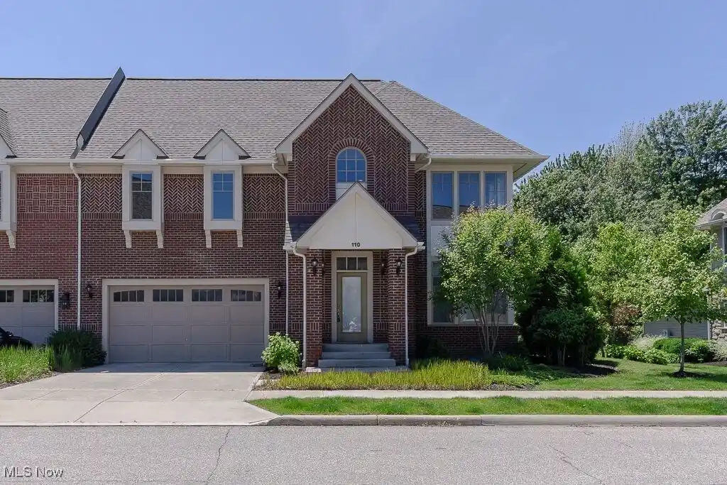 Gracious Home in Crocker Park