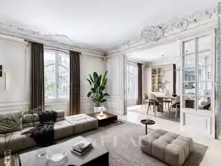 Beautifully Detailed First Floor Apartment