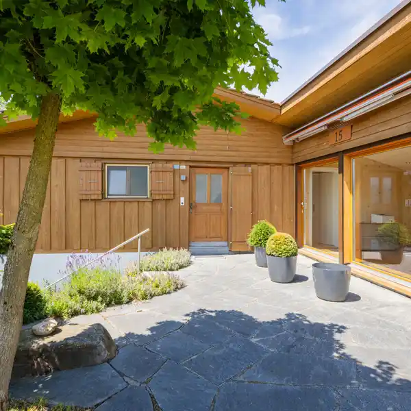 RENOVATED DETACHED HOUSE IN ELEVATED LOCATION