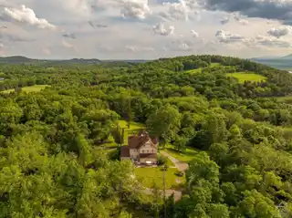 Magnificent Estate in Picturesque Hudson
