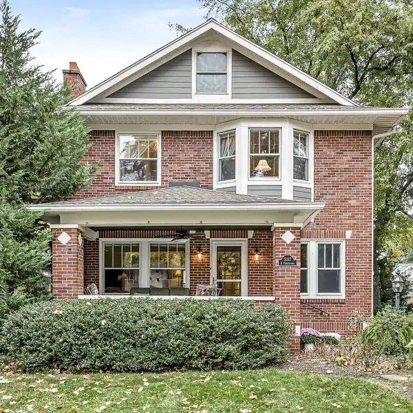 EXQUISITE 1927 HOME BLENDING CLASSIC ELEGANCE AND MODERN LUXURY