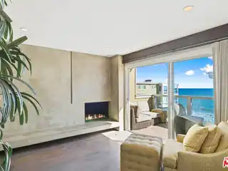 Beautifully Renovated Ocean-View Residence at the Malibu