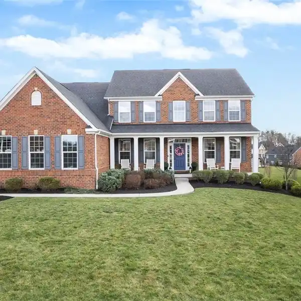 SOPHISTICATED HOME IN BLACKTHORNE ESTATES