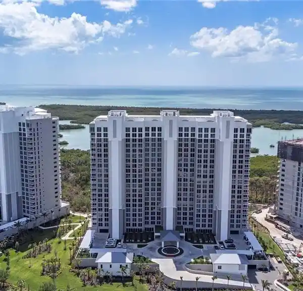 BRAND-NEW LUXURY CONDOMINIUM