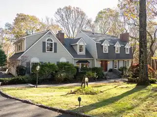 Sprawling Colonial on a Peaceful Cul-De-Sac