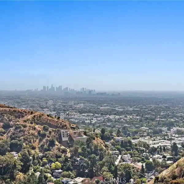HOLLYWOOD HILLS HOME WITH BREATHTAKING VIEWS