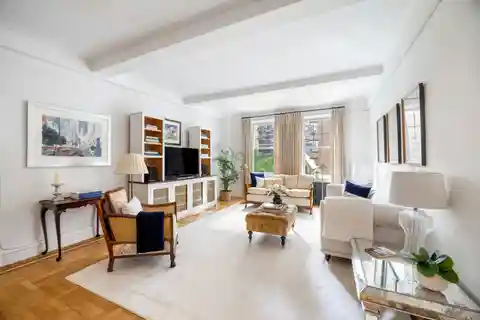 Prime Carnegie Hill Classic with Exceptional Layout