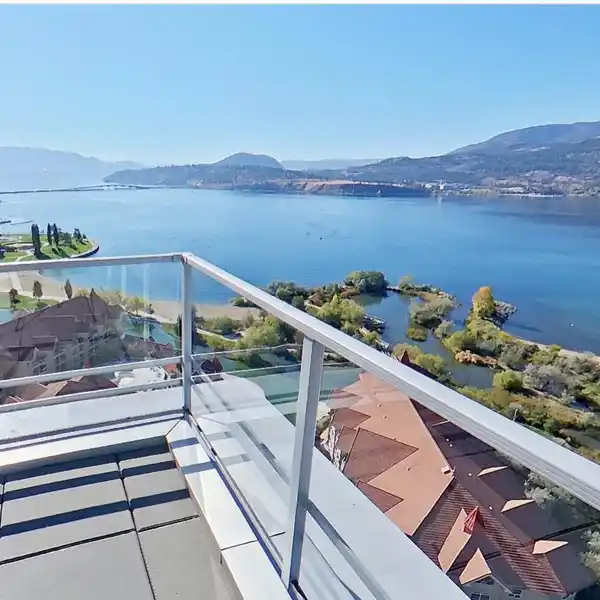 EXQUISITE LUXURY SUB-PENTHOUSE CONDO