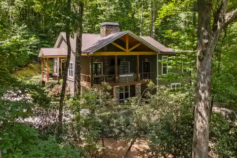 Stones Throw at Lake Burton