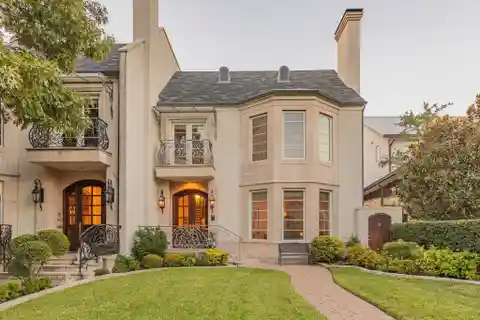 Elegant Residence with Four Fireplaces and Fine Finishes