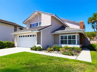 Beautifully Maintained Home in Desirable Woodbridge