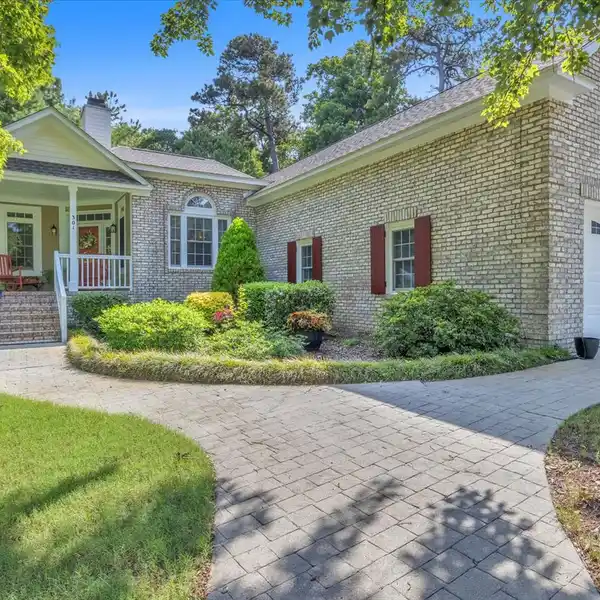 REFINED LIVING MEETS RELAXED SOPHISTICATION IN A COVETED SETTING