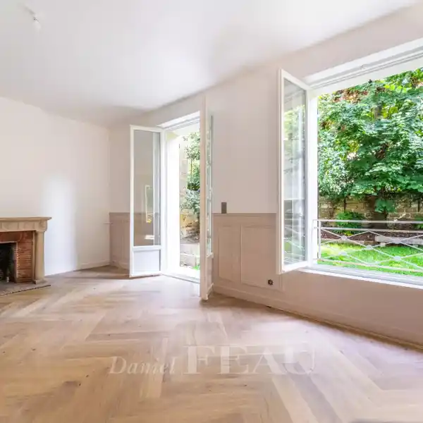 ENTIRELY RENOVATED PRIVATE MANSION