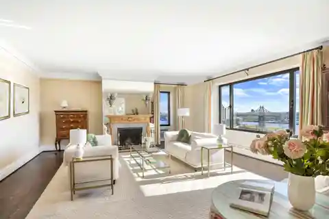 Exceptional Top-floor Home in the Iconic One Beekman Place